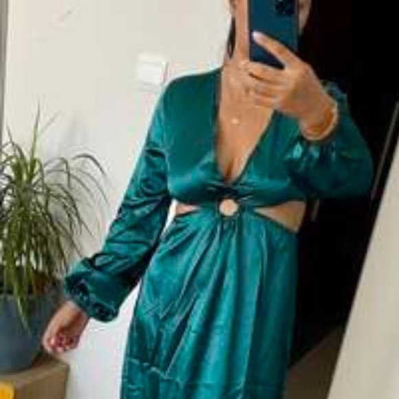 Contemporary modern Cut Out Lantern Sleeve Satin D - Picture 6 of 6